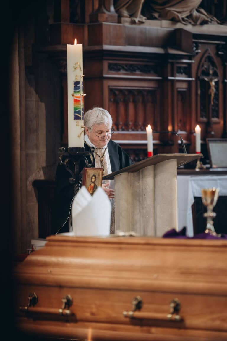 圣安魂曲和修道院长布鲁诺的葬礼