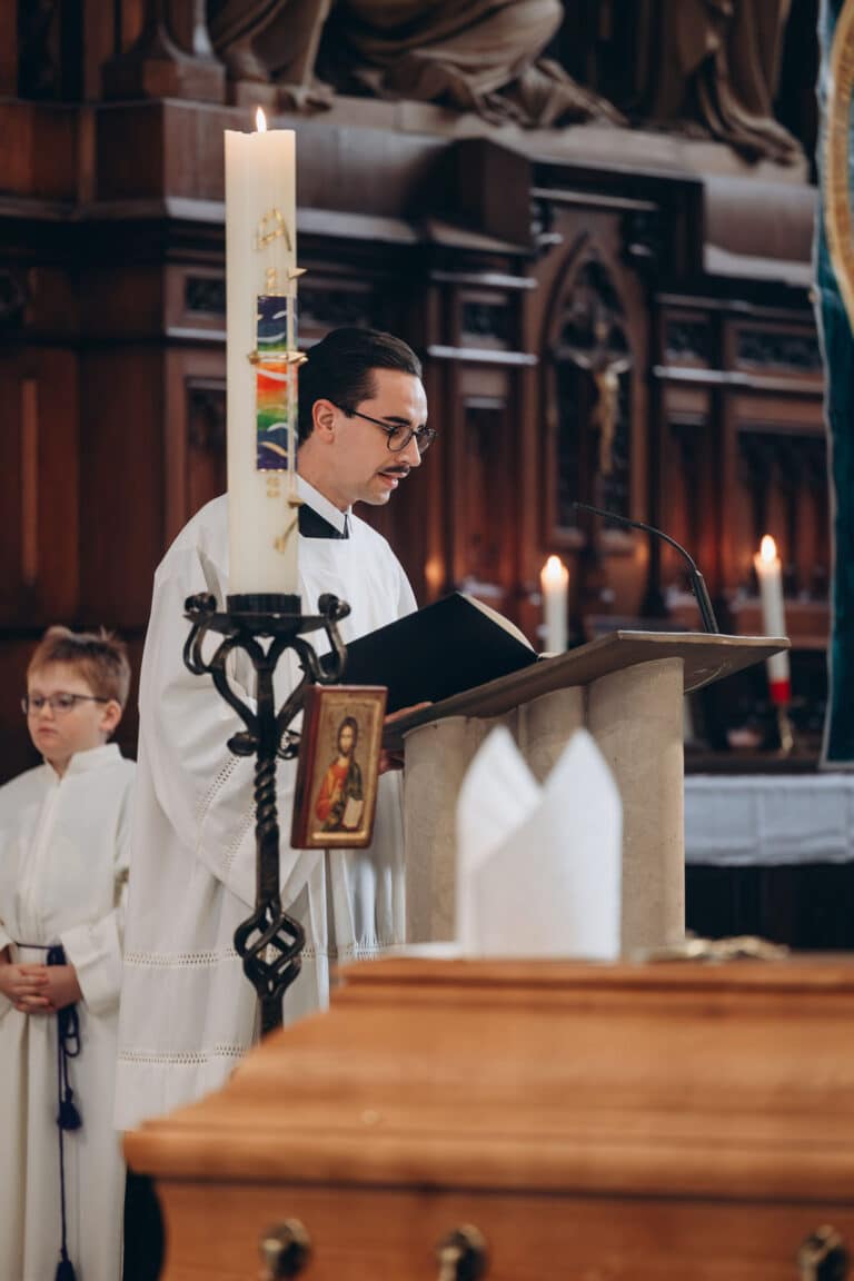 圣安魂曲和修道院长布鲁诺的葬礼