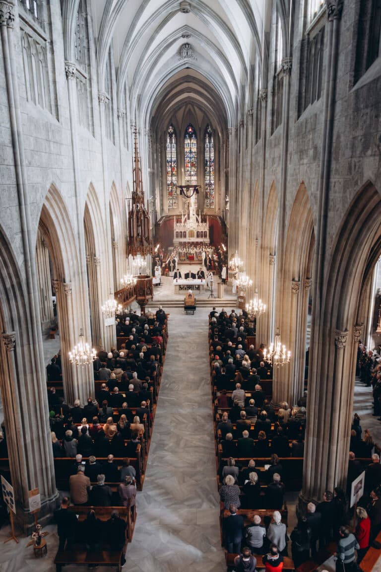 圣安魂曲和修道院长布鲁诺的葬礼