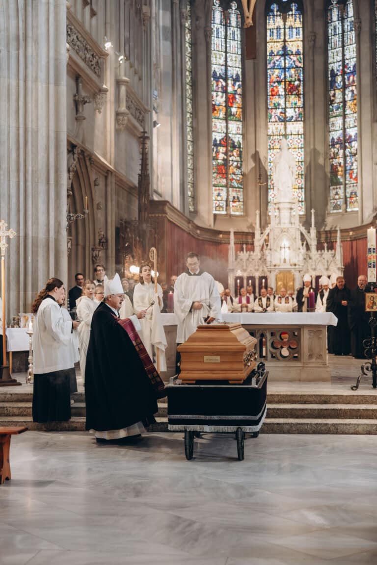 圣安魂曲和修道院长布鲁诺的葬礼