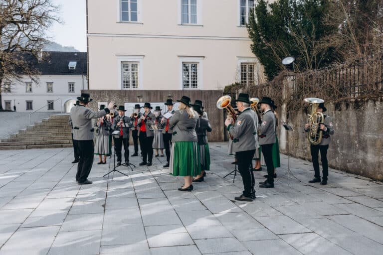 圣安魂曲和修道院长布鲁诺的葬礼