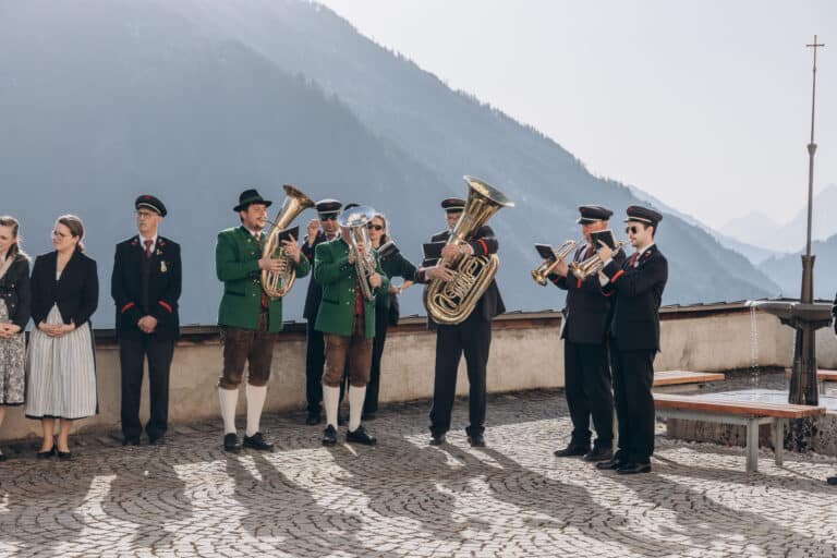 圣安魂曲和修道院长布鲁诺的葬礼