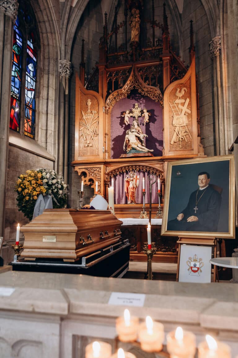 圣安魂曲和修道院长布鲁诺的葬礼