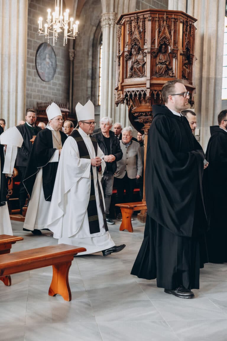 圣安魂曲和修道院长布鲁诺的葬礼