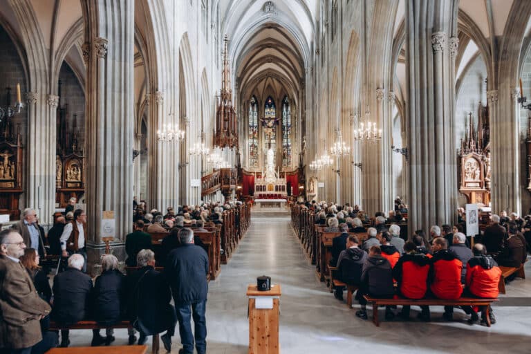 圣安魂曲和修道院长布鲁诺的葬礼