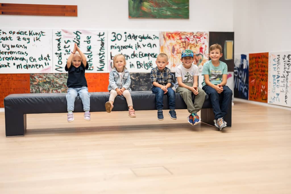 Museo y Biblioteca de la Abadía de Admont - Niños en el Museo de Arte Contemporáneo © Thomas Sattler