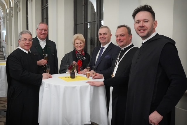 格哈德方丈奖环