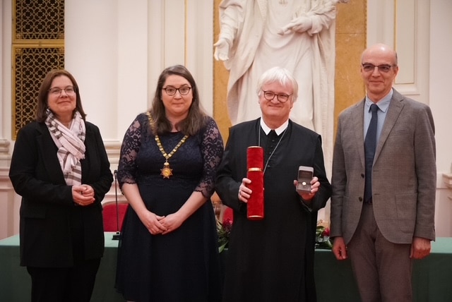 格哈德方丈奖环