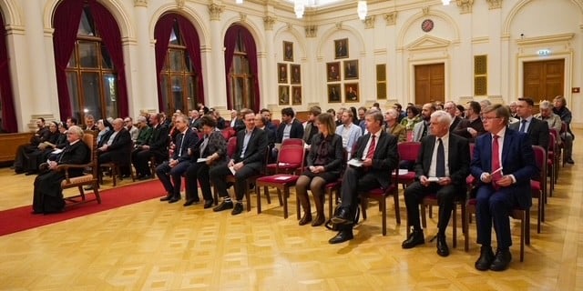 格哈德方丈奖环