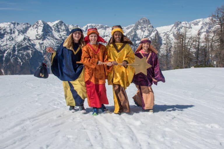 csm Chanteurs à l'étoile dans la neige Photo Haijes 5ae973fbe7