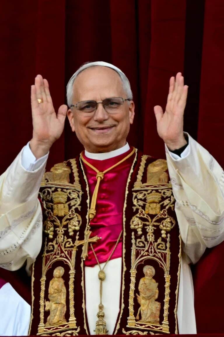 papst leo xiv hoch c tiziana fabi afp picturedesk com